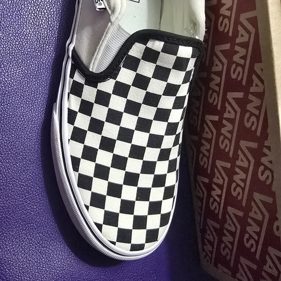 Vans - Picture 8 of 10